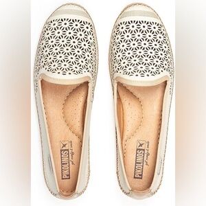 PIKOLINOS Women's Cream Cutout Flats